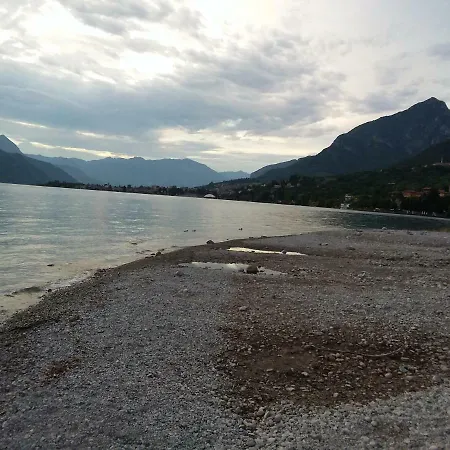 Il Rifugio Del Viandante Lake Hébergement de vacances Abbadia Lariana
